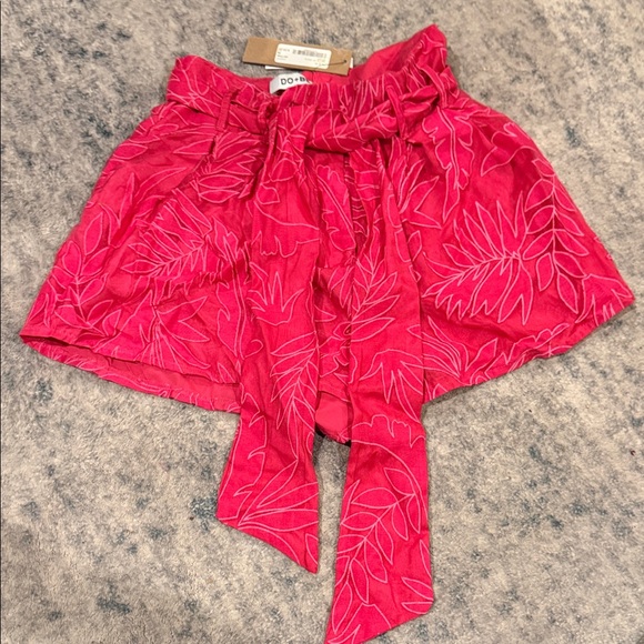 DO+BE Pants - DO+BE Pink Leaf Pattern Shorts